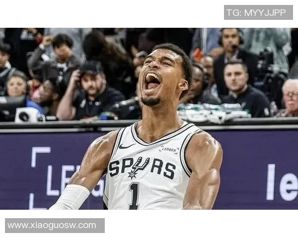 马刺与火箭季后赛第二场激战回顾与精彩瞬间分析 马刺与火箭季后赛第二场激战回顾与精彩瞬间分析